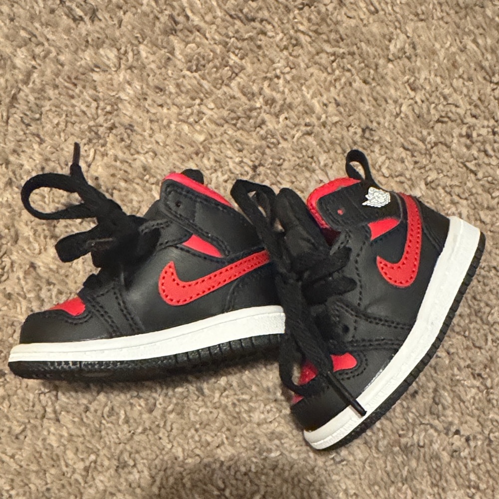 Jordan 1 Mid - Baby 2C